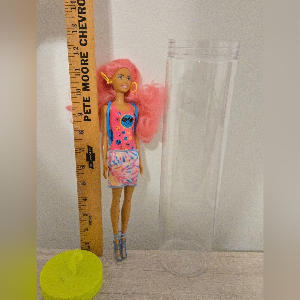 Barbie Color Reveal Neon Tie Dye Fashion Doll with Accessories Color Changing - Picture 6 of 6